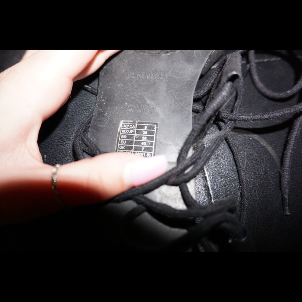 Sandals - Picture 2 of 2